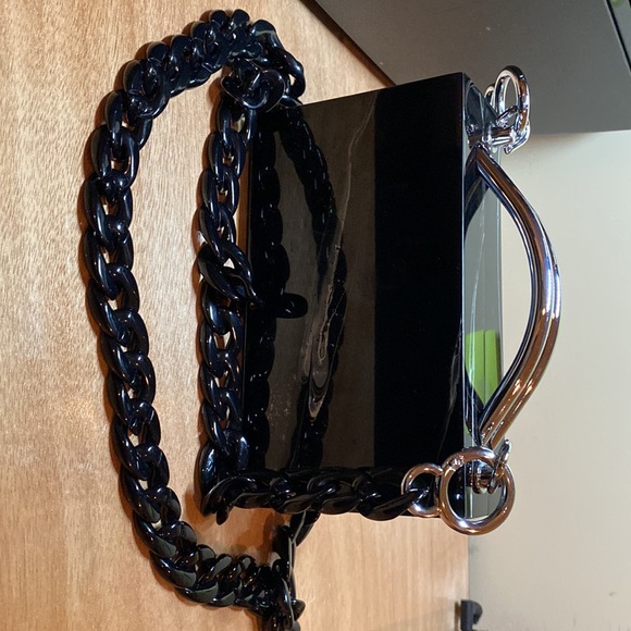 L'AFSHAR
Eugene black marble - Picture 4 of 4